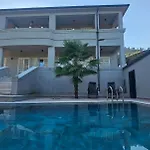 Private Luxury Villa, River View