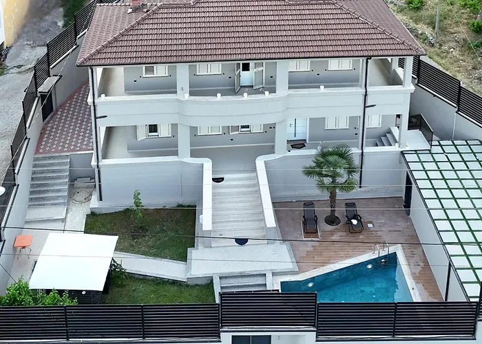 Private Luxury Villa, River View