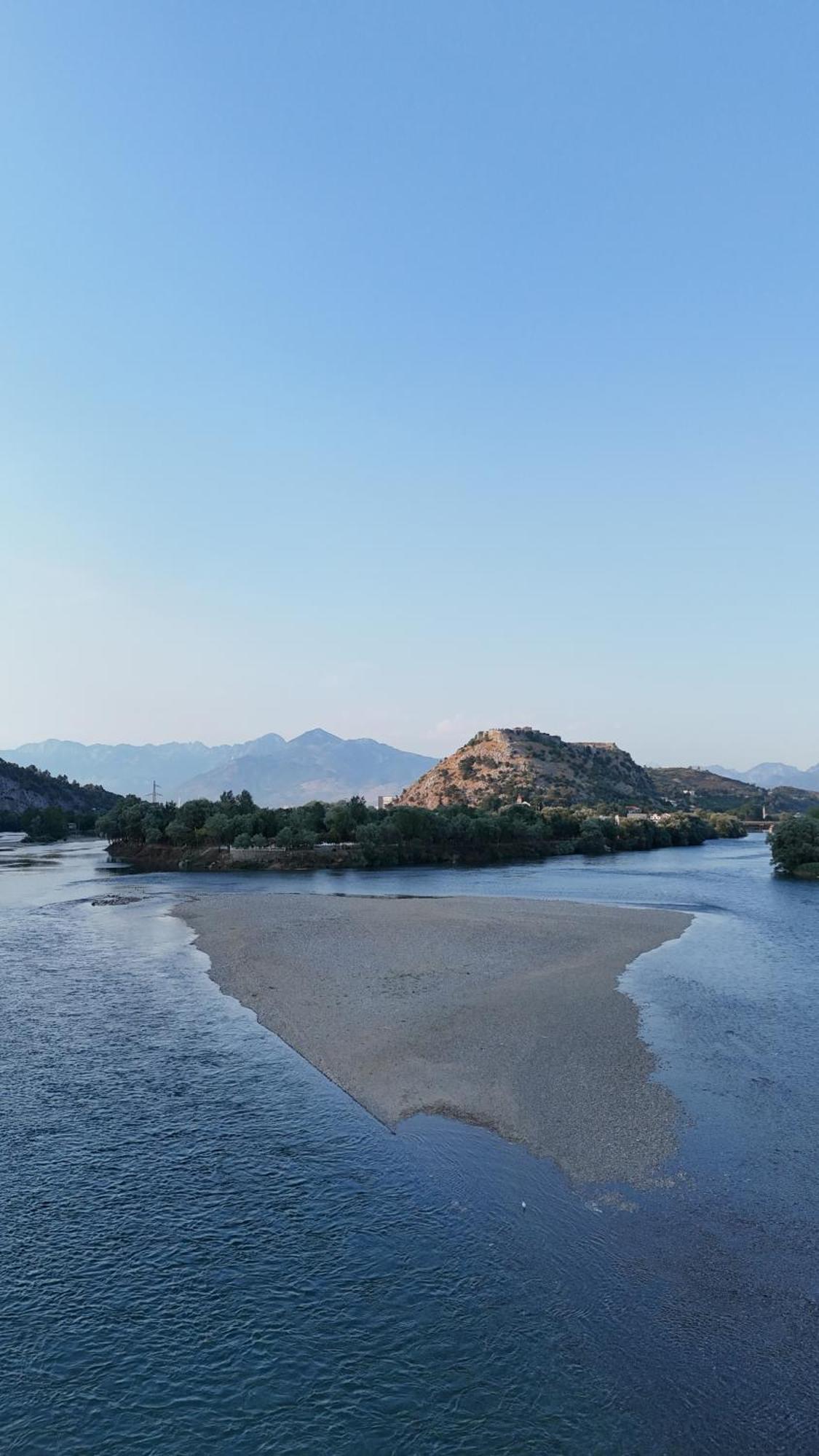 Private Luxury Villa, River View Villa Shkodër